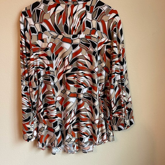 FUN PATTERNED ESSENTIALS TOP SIZE 1X - Picture 6 of 6
